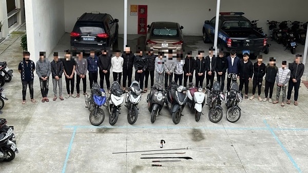 Từ mâu thuẫn trên mạng xã hội, 9 thanh thiếu niên bị tạm giam- Ảnh 1. Từ mâu thuẫn trên mạng xã hội, 9 thanh thiếu niên bị tạm giam- Ảnh 1.