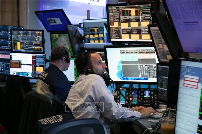 Chứng khoán 'xanh vỏ đỏ lòng', điểm tựa từ nhóm bất động sản đầu ngành- Ảnh 2.