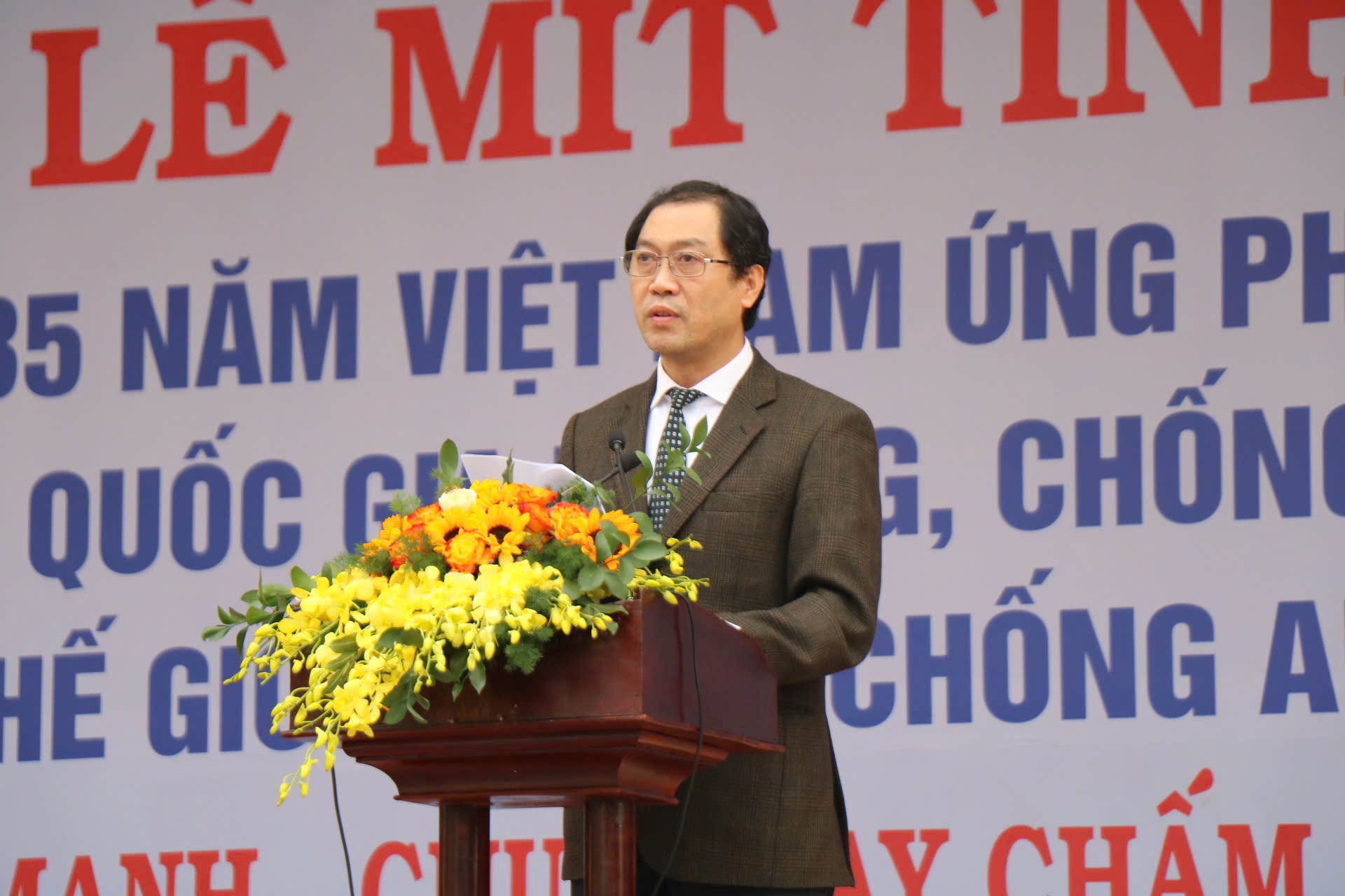 Ngành y tế giữ vai trò nòng cốt, vừa phòng ngừa, điều trị, vừa đồng hành với người nhiễm HIV- Ảnh 3.