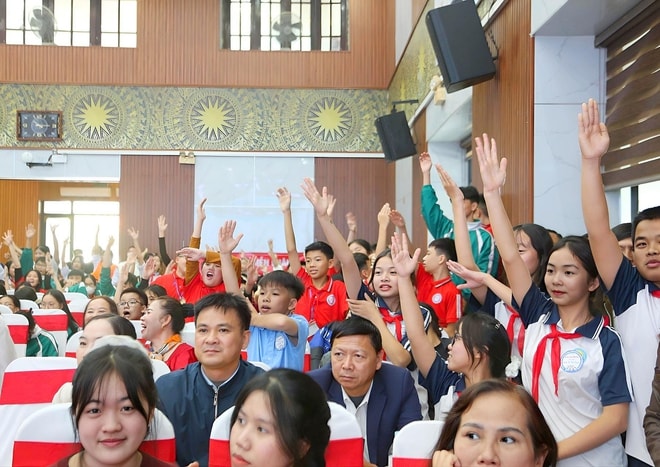 Nghệ An siết chặt phòng, chống đuối nước trẻ em: Quyết tâm không để thêm một sinh mạng bị cuốn đi- Ảnh 5.