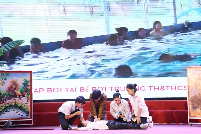 Nghệ An siết chặt phòng, chống đuối nước trẻ em: Quyết tâm không để thêm một sinh mạng bị cuốn đi- Ảnh 4.