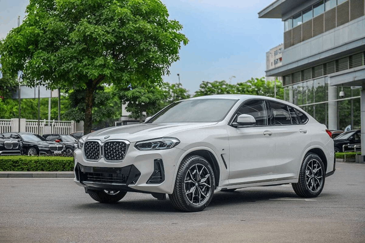 BMW X4 2025 là mẫu SUV coupe mang thiết kế thể thao đầy ấn tượng. (Ảnh: Đại Lý BMW Hà Nội)
