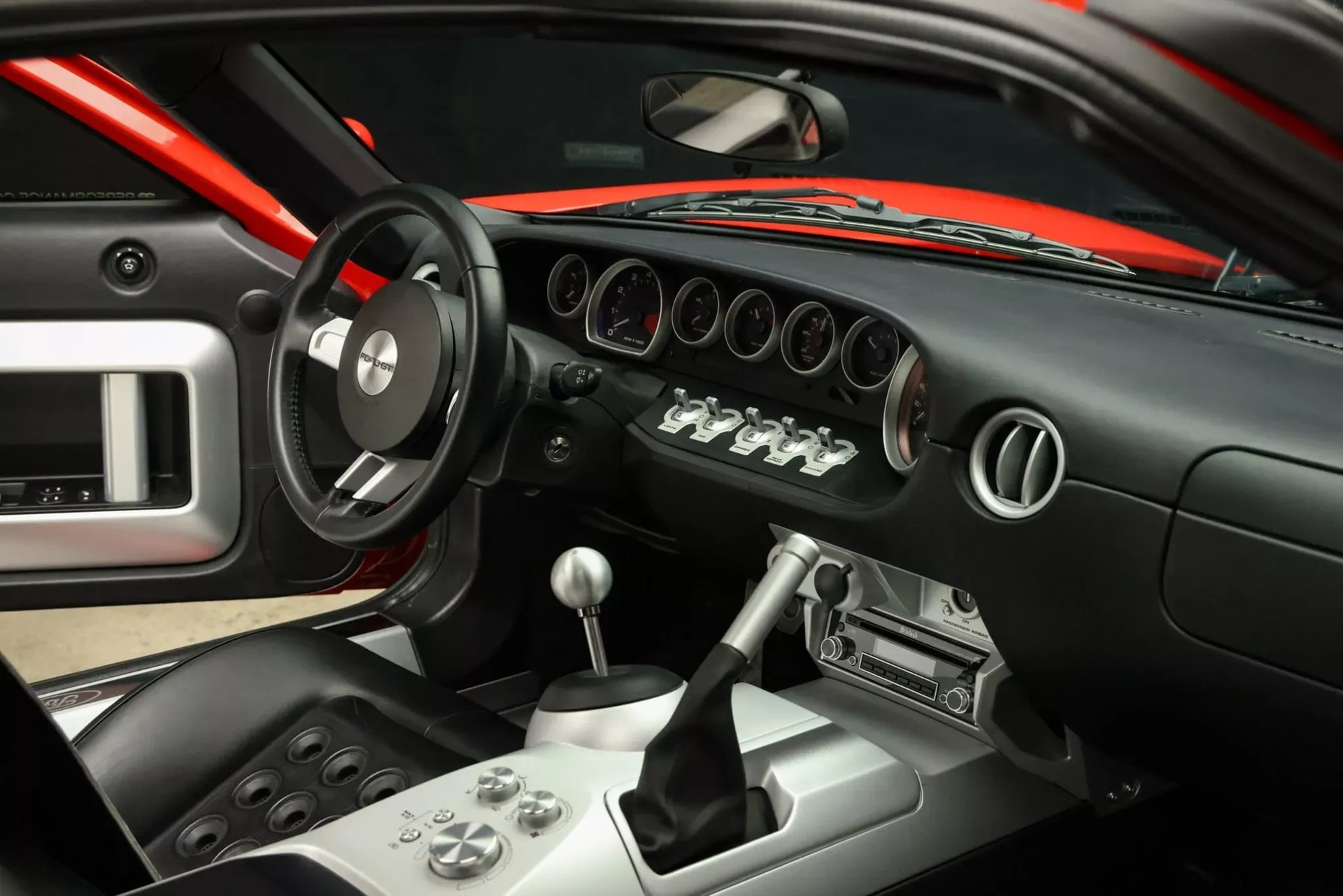 Đấu giá trở lại Ford GT siêu hiếm của Paul Walker - 2