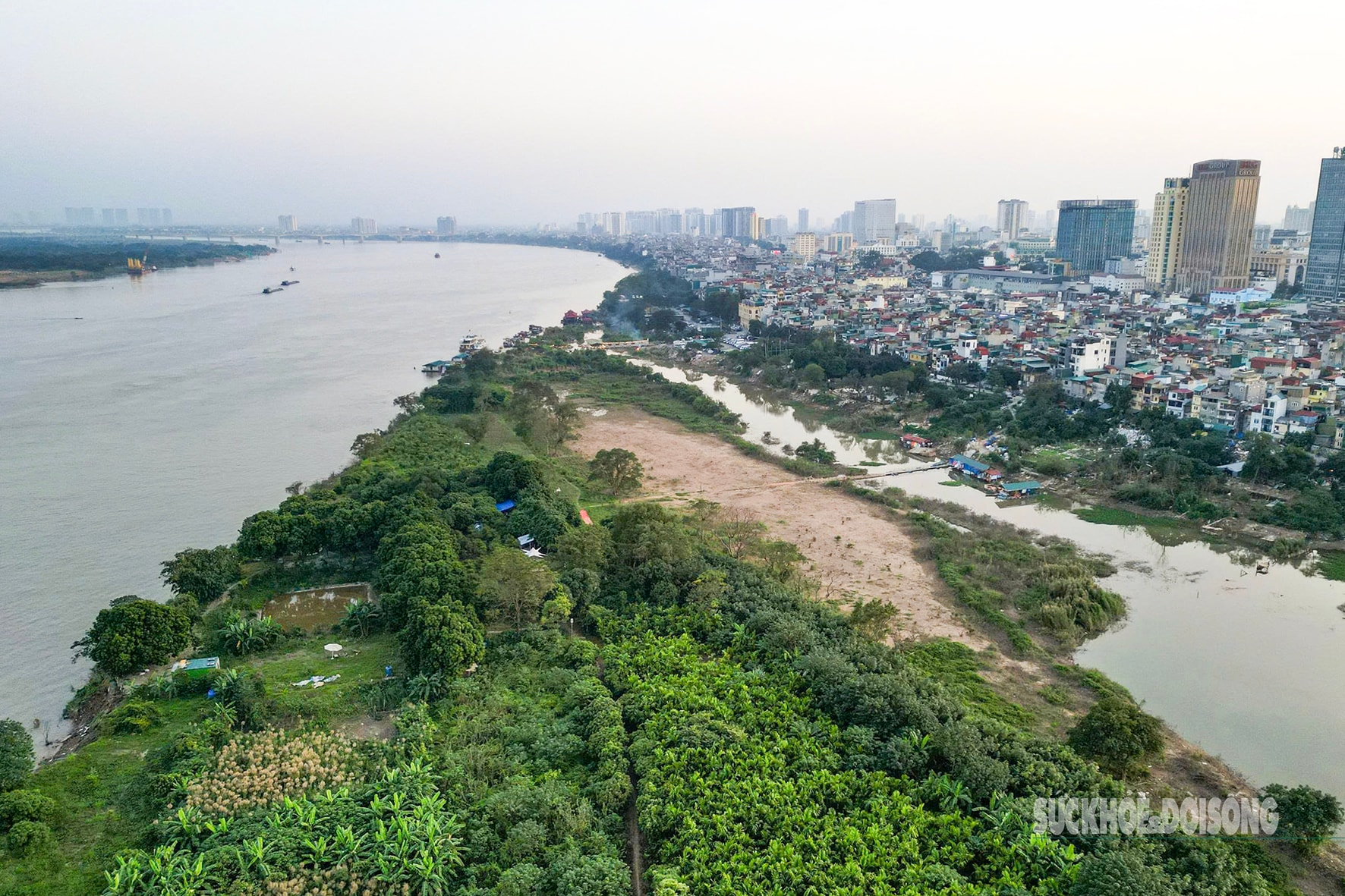 Bãi bồi sông Hồng trước ngày hình thành đại lộ 338.000 tỷ đồng- Ảnh 1. Bãi bồi sông Hồng trước ngày hình thành đại lộ 338.000 tỷ đồng- Ảnh 1.