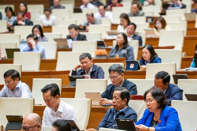 70% dịch bệnh bắt nguồn từ động vật, ĐBQH đề nghị củng cố tuyến phòng thủ y tế công cộng- Ảnh 2. 70% dịch bệnh bắt nguồn từ động vật, ĐBQH đề nghị củng cố tuyến phòng thủ y tế công cộng- Ảnh 2.