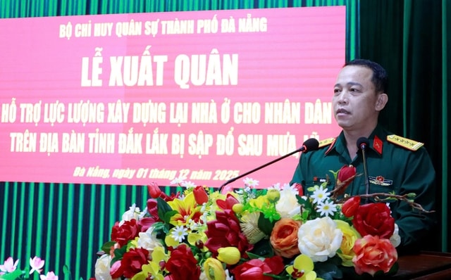 Bộ đội thần tốc vào vùng lũ giúp dân dựng nhà mới trước Tết- Ảnh 2. Bộ đội thần tốc vào vùng lũ giúp dân dựng nhà mới trước Tết- Ảnh 2.