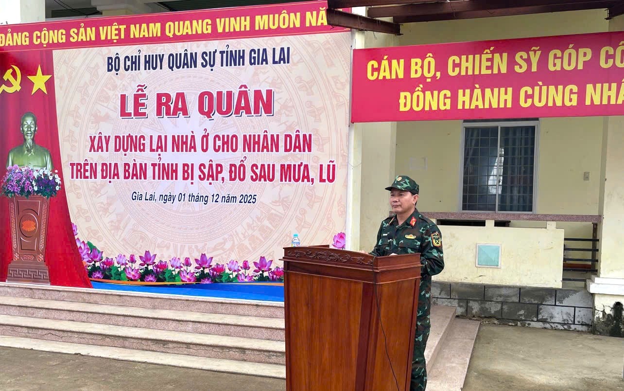 Quân đội thần tốc xây dựng lại nhà ở cho nhân dân bị đổ, sập do mưa lũ- Ảnh 1. Quân đội thần tốc xây dựng lại nhà ở cho nhân dân bị đổ, sập do mưa lũ- Ảnh 1.