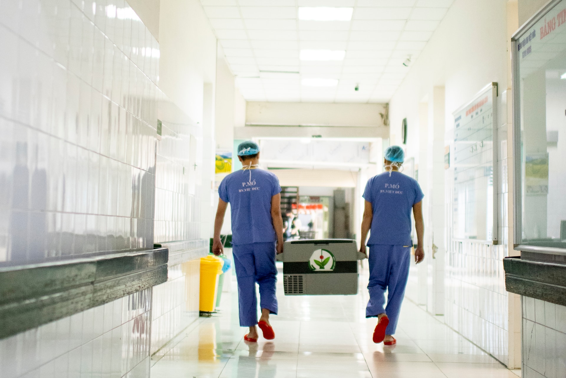 36 giờ, 16 cuộc đời hồi sinh dưới ánh đèn không hắt bóng- Ảnh 7. 36 giờ, 16 cuộc đời hồi sinh dưới ánh đèn không hắt bóng- Ảnh 7.