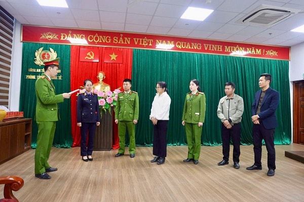 Bắt 2 nữ cán bộ thuế về tội ‘Nhận hối lộ’ 4,3 tỷ đồng- Ảnh 1. Bắt 2 nữ cán bộ thuế về tội ‘Nhận hối lộ’ 4,3 tỷ đồng- Ảnh 1.