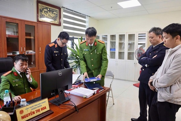 Bắt 2 nữ cán bộ thuế về tội ‘Nhận hối lộ’ 4,3 tỷ đồng- Ảnh 3. Bắt 2 nữ cán bộ thuế về tội ‘Nhận hối lộ’ 4,3 tỷ đồng- Ảnh 3.