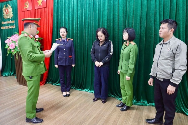 Bắt 2 nữ cán bộ thuế về tội ‘Nhận hối lộ’ 4,3 tỷ đồng- Ảnh 2. Bắt 2 nữ cán bộ thuế về tội ‘Nhận hối lộ’ 4,3 tỷ đồng- Ảnh 2.