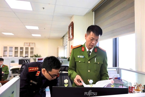 Bắt 2 nữ cán bộ thuế về tội ‘Nhận hối lộ’ 4,3 tỷ đồng- Ảnh 4. Bắt 2 nữ cán bộ thuế về tội ‘Nhận hối lộ’ 4,3 tỷ đồng- Ảnh 4.