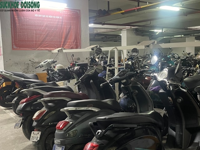 Hà Nội: Chung cư 'vạn dân' thông báo ngừng nhận trông xe điện dưới tầng hầm- Ảnh 4. Hà Nội: Chung cư 'vạn dân' thông báo ngừng nhận trông xe điện dưới tầng hầm- Ảnh 4.