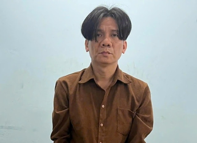 Bắt đối tượng giả vờ xem rồi cướp 1,5 lượng vàng ở TPHCM- Ảnh 1. Bắt đối tượng giả vờ xem rồi cướp 1,5 lượng vàng ở TPHCM- Ảnh 1.