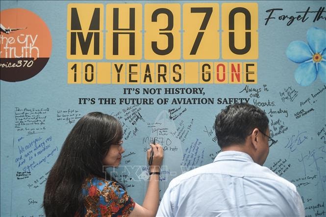 Malaysia nối lại hoạt động tìm kiếm máy bay MH370- Ảnh 1. Malaysia nối lại hoạt động tìm kiếm máy bay MH370- Ảnh 1.