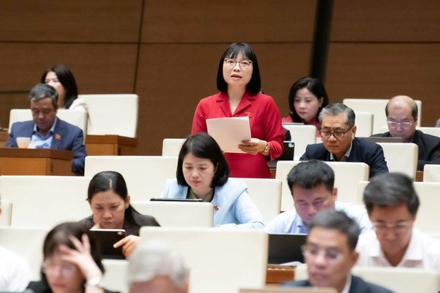 Đề xuất miễn, giảm, hoàn thuế cho DN, hộ kinh doanh vùng bị bão lũ - Ảnh 2.