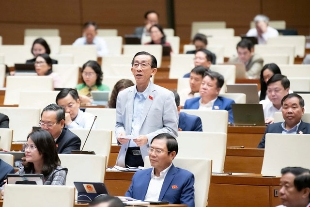 Đề xuất miễn, giảm, hoàn thuế cho DN, hộ kinh doanh vùng bị bão lũ - Ảnh 1.