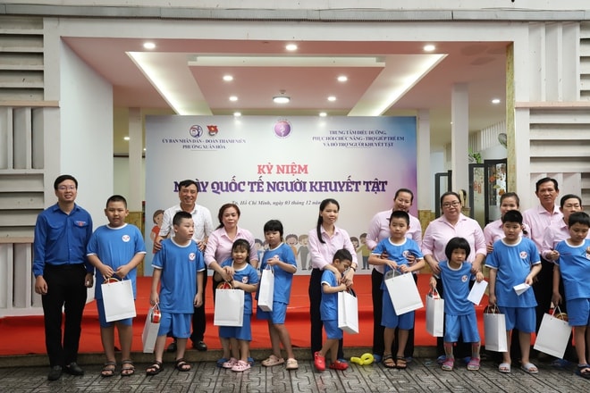 TPHCM kỷ niệm Ngày Quốc tế Người khuyết tật: Lan tỏa thông điệp 'không ai bị bỏ lại phía sau'- Ảnh 5. TPHCM kỷ niệm Ngày Quốc tế Người khuyết tật: Lan tỏa thông điệp 'không ai bị bỏ lại phía sau'- Ảnh 5.