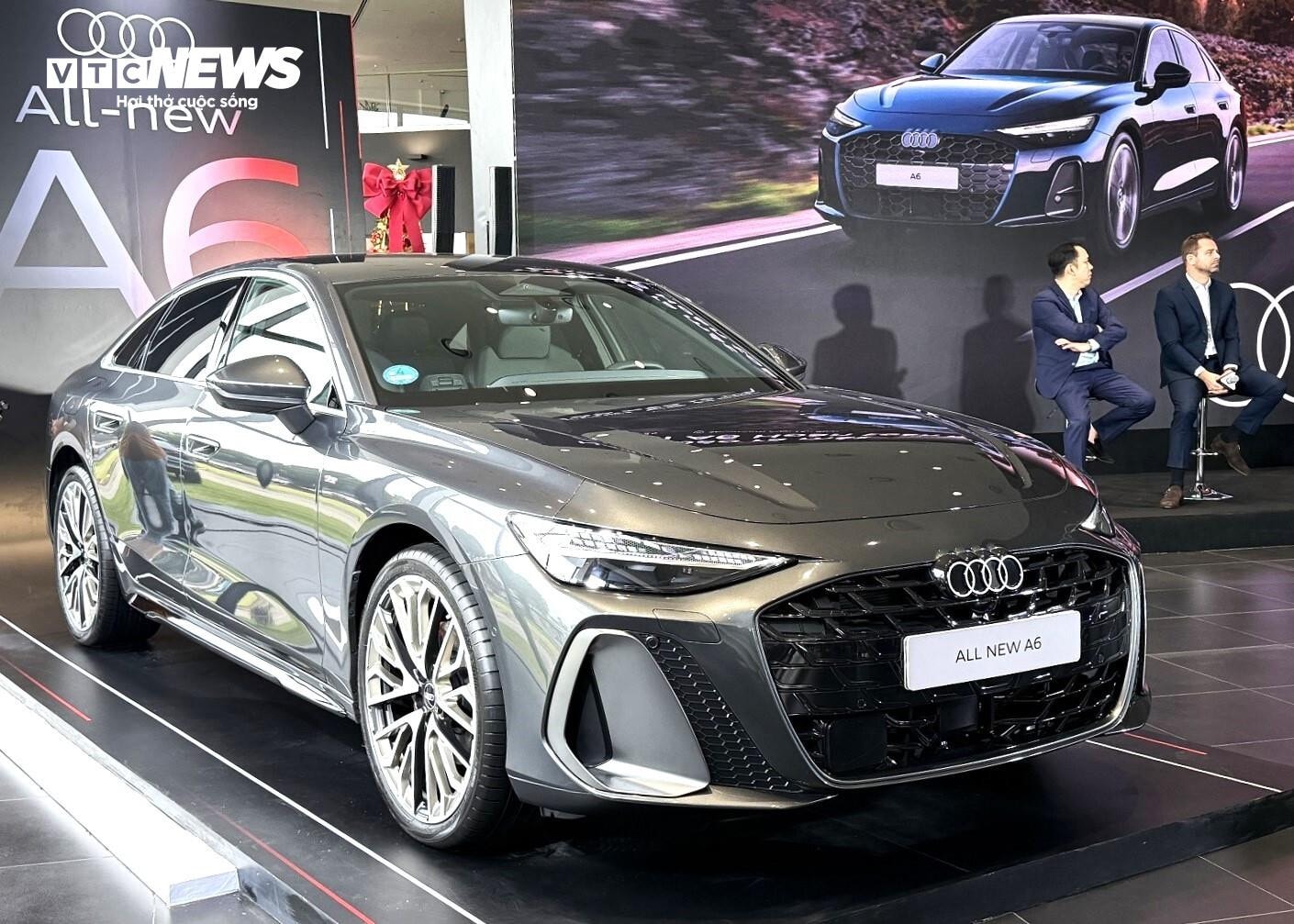 Xe có kích thước tổng thể dài x rộng x cao lần lượt là 4.999 x 1.875 x 1.472 mm và trục cơ sở 2.923 mm. (Ảnh: Hiền Nguyễn)