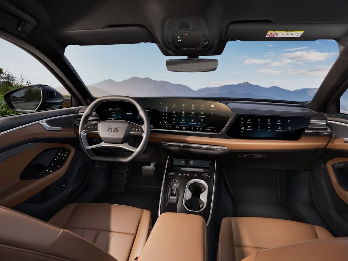 Xe trang bị tiêu chuẩn màn hình hiển thị thông tin trên kính chắn gió (HUD) thế hệ mới có thể tùy chỉnh hiển thị nhiều thông tin bao gồm tốc độ, các hệ thống hỗ trợ chủ động, hướng dẫn dẫn đường và thông tin giải trí. (Ảnh: Audi)