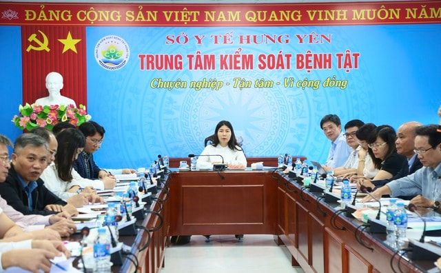 Trung tâm Kiểm soát bệnh tật tỉnh Hưng Yên chủ động kiểm soát dịch bệnh, nâng cao chất lượng khám bệnh dự phòng và xét nghiệm đạt chuẩn ISO- Ảnh 1. Trung tâm Kiểm soát bệnh tật tỉnh Hưng Yên chủ động kiểm soát dịch bệnh, nâng cao chất lượng khám bệnh dự phòng và xét nghiệm đạt chuẩn ISO- Ảnh 1.