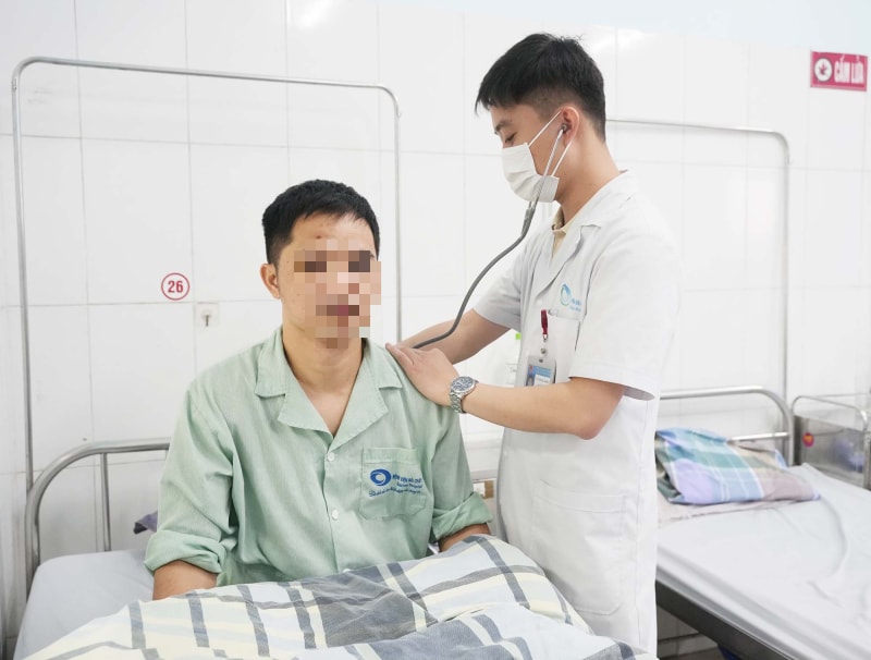 Nam thanh niên có khối u trung thất sau, biến chứng nguy hiểm - Ảnh 2. Nam thanh niên có khối u trung thất sau, biến chứng nguy hiểm - Ảnh 2.