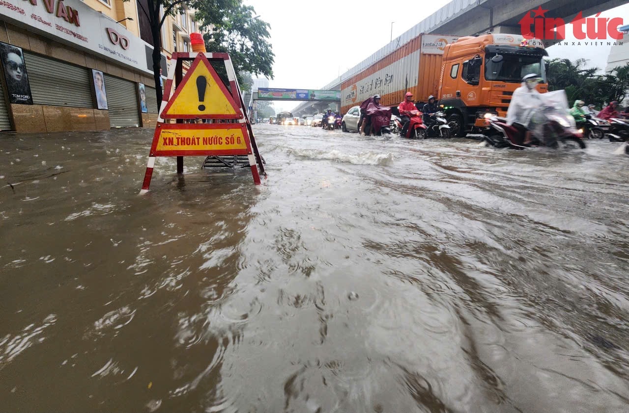 Hà Nội khẩn cấp làm 8 hồ rộng gần 150 ha, ‘giải cứu’ phố phường trước mùa mưa 2026- Ảnh 1. Hà Nội khẩn cấp làm 8 hồ rộng gần 150 ha, ‘giải cứu’ phố phường trước mùa mưa 2026- Ảnh 1.