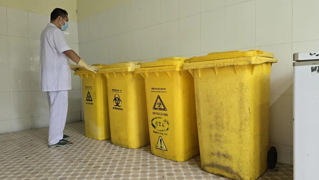 Xử lý rác thải y tế trong bệnh viện: Từ công nghệ vi sóng đến thay đổi thói quen nhỏ nhất- Ảnh 2.
