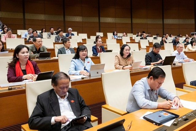 Đẩy lùi dịch COVID-19, chất lượng khám chữa bệnh nâng lên - dấu ấn lĩnh vực y tế nhiệm kỳ 2021-2026- Ảnh 2. Đẩy lùi dịch COVID-19, chất lượng khám chữa bệnh nâng lên - dấu ấn lĩnh vực y tế nhiệm kỳ 2021-2026- Ảnh 2.