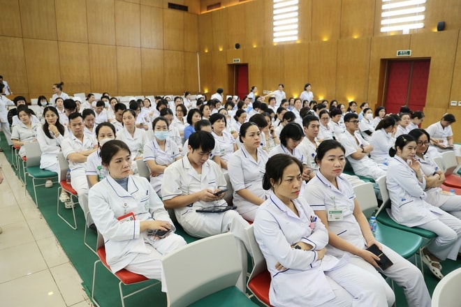 Sự tận tụy và đôi bàn tay của điều dưỡng đã giữ lại cơ hội sống cho người bệnh- Ảnh 3.