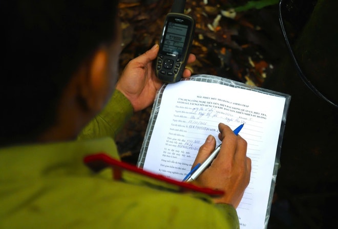 Lắp đặt hơn 60 bẫy ảnh giám sát động vật quý hiếm ở Khu bảo tồn thiên nhiên Pù Huống- Ảnh 12. Lắp đặt hơn 60 bẫy ảnh giám sát động vật quý hiếm ở Khu bảo tồn thiên nhiên Pù Huống- Ảnh 12.