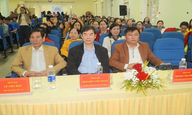 Huế: Phát động hưởng ứng Tháng hành động Quốc gia về Dân số và Ngày Dân số Việt Nam 26/12- Ảnh 1. Huế: Phát động hưởng ứng Tháng hành động Quốc gia về Dân số và Ngày Dân số Việt Nam 26/12- Ảnh 1.