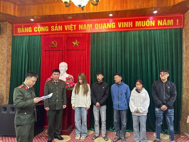 Khởi tố 5 đối tượng mua bán, thu thập trái phép thông tin tài khoản ngân hàng- Ảnh 1.