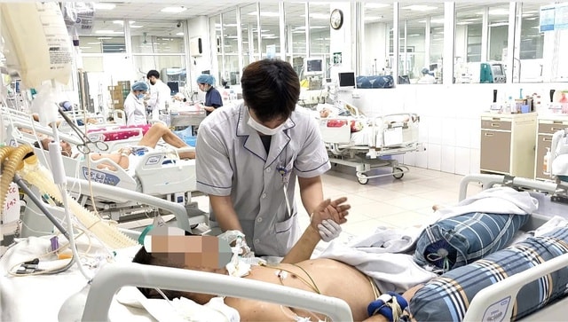 Nhiễm nấm phổi khi mắc cúm A, một người nguy kịch- Ảnh 2. Nhiễm nấm phổi khi mắc cúm A, một người nguy kịch- Ảnh 2.