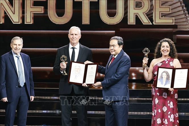 Giải thưởng Chính VinFuture năm 2025 vinh danh những nhà khoa học khám phá và phát triển vaccine HPV- Ảnh 2.