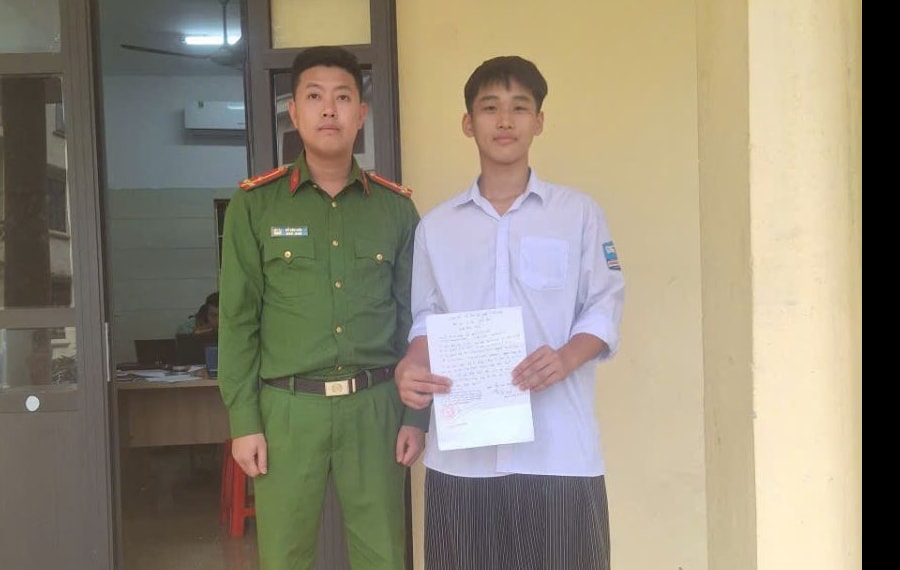 Hành động bất ngờ của nam sinh THPT sau khi nhận hơn 30 triệu qua tài khoản từ người lạ- Ảnh 1. Hành động bất ngờ của nam sinh THPT sau khi nhận hơn 30 triệu qua tài khoản từ người lạ- Ảnh 1.