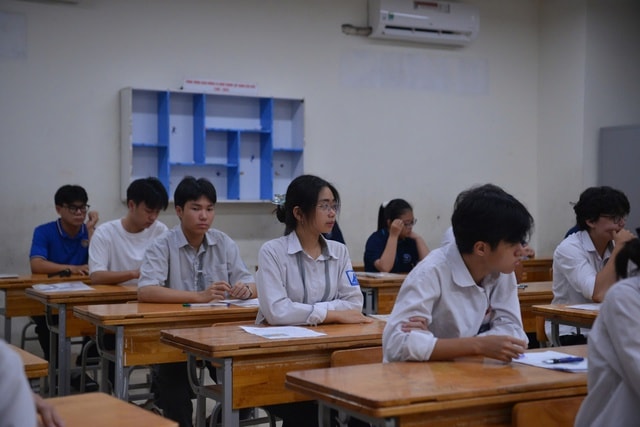 Học sinh lớp 12 chọn tập trung thế mạnh thay vì ôm đồm phương thức xét tuyển- Ảnh 1. Học sinh lớp 12 chọn tập trung thế mạnh thay vì ôm đồm phương thức xét tuyển- Ảnh 1.