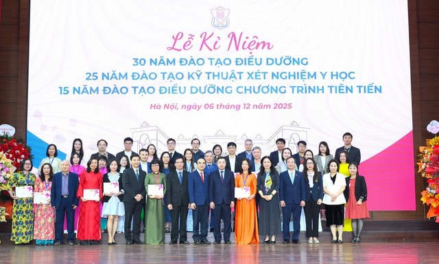 Đại học Y Hà Nội kỷ niệm ba cột mốc, dẫn đầu về chất lượng đào tạo trong khối khoa học sức khỏe- Ảnh 3. Đại học Y Hà Nội kỷ niệm ba cột mốc, dẫn đầu về chất lượng đào tạo trong khối khoa học sức khỏe- Ảnh 3.