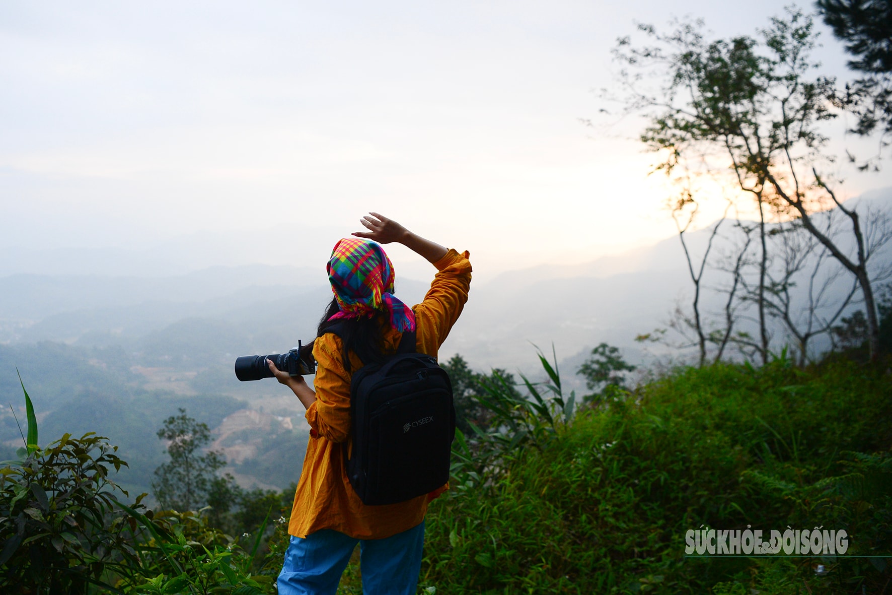Theo chân giới trẻ lên Đồn Đèn đón bình minh và săn biển mây tuyệt đẹp- Ảnh 11. Theo chân giới trẻ lên Đồn Đèn đón bình minh và săn biển mây tuyệt đẹp- Ảnh 11.