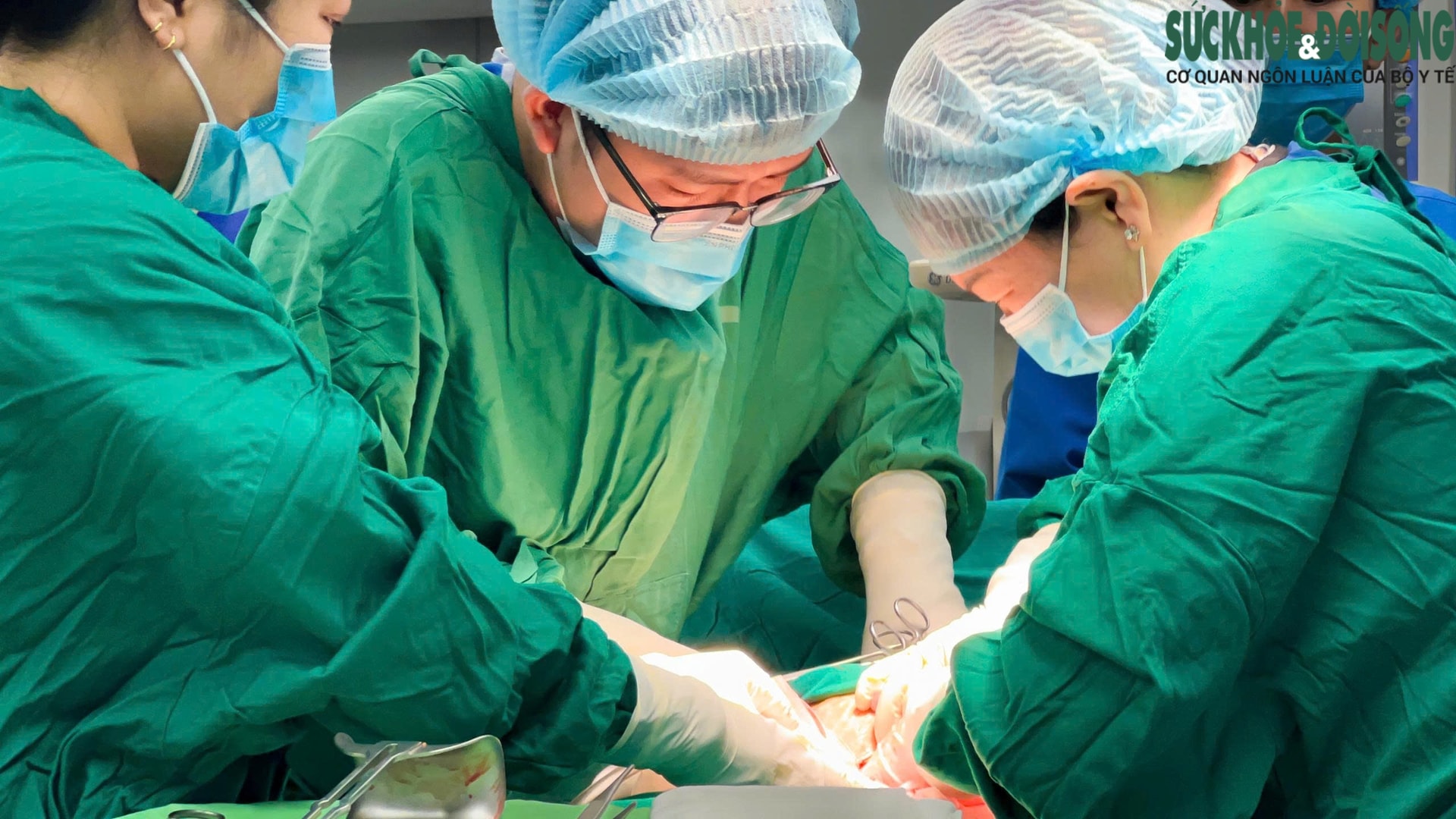 Sản phụ trẻ ở Bình Dương sinh 2 bé trai sau ca ghép nối tay đặc biệt- Ảnh 1. Sản phụ trẻ ở Bình Dương sinh 2 bé trai sau ca ghép nối tay đặc biệt- Ảnh 1.