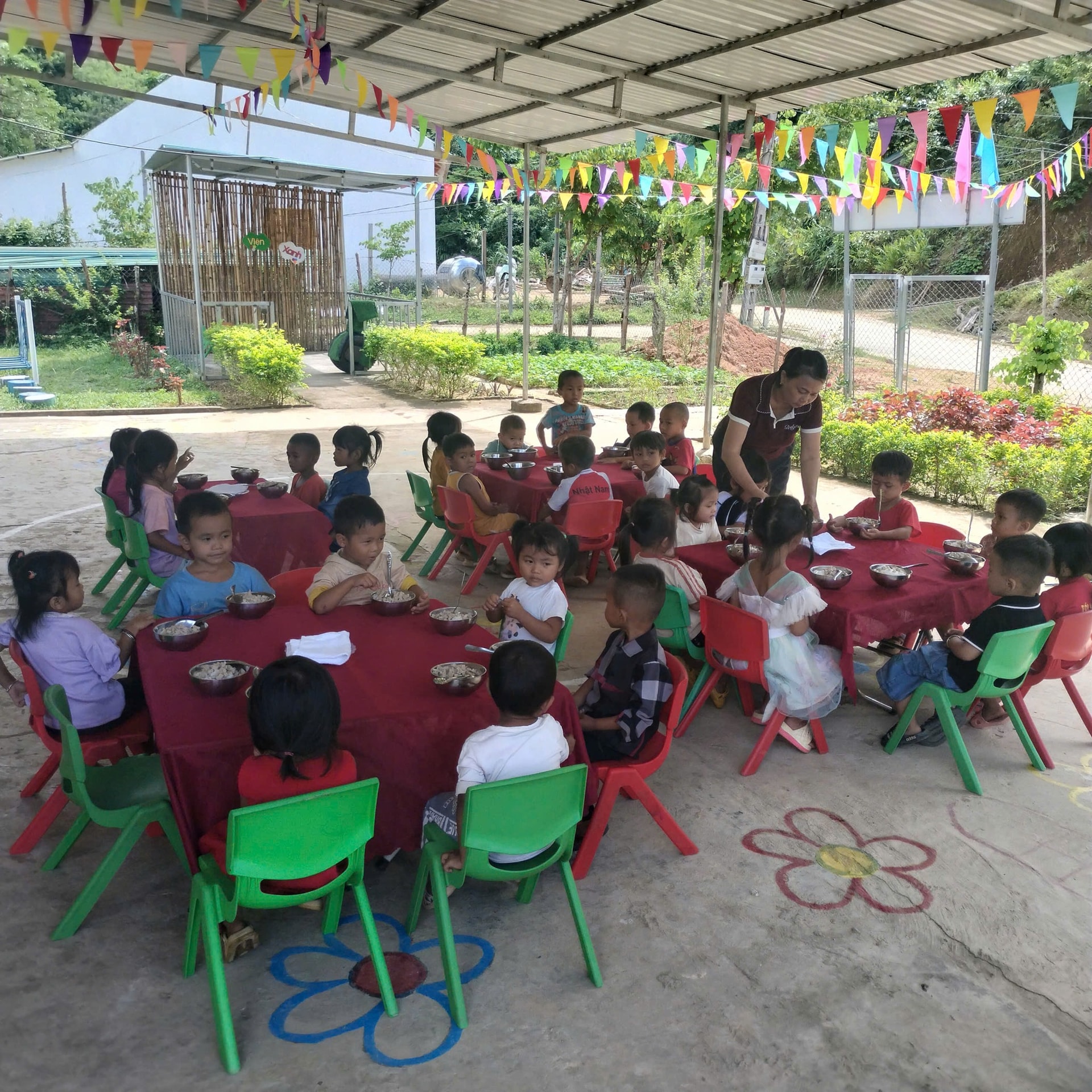 Công an vào cuộc xác minh dự án thiện nguyện 'Nuôi em Nghệ An'- Ảnh 1.