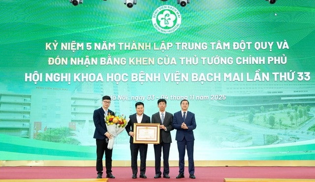 GS.TS Mai Duy Tôn mang 'giờ vàng' đến vùng xa- Ảnh 1.
