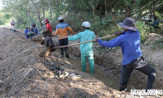 Khánh Hoà khẩn trương tu sửa công trình thủy lợi, tái thiết cuộc sống sau lũ- Ảnh 2. Khánh Hoà khẩn trương tu sửa công trình thủy lợi, tái thiết cuộc sống sau lũ- Ảnh 2.