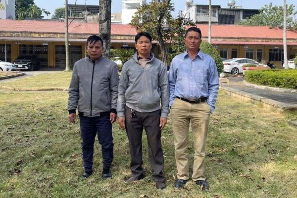 Công an Tuyên Quang công bố số điện thoại tiếp nhận tố giác hành vi đánh bạc- Ảnh 3. Công an Tuyên Quang công bố số điện thoại tiếp nhận tố giác hành vi đánh bạc- Ảnh 3.