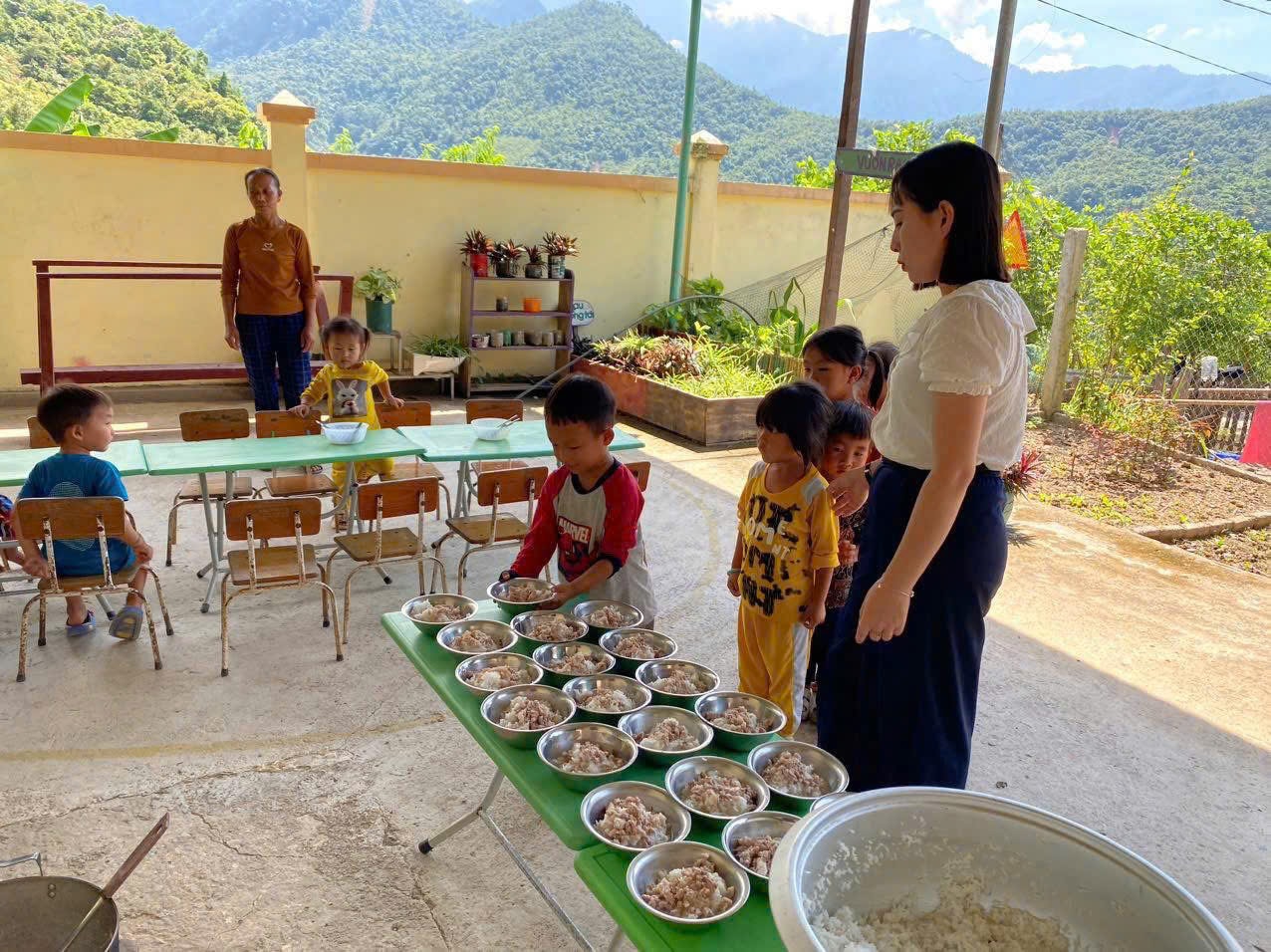 Nhiều trường học chưa nhận được kinh phí hỗ trợ bữa ăn từ dự án 'Nuôi em Nghệ An'- Ảnh 1. Nhiều trường học chưa nhận được kinh phí hỗ trợ bữa ăn từ dự án 'Nuôi em Nghệ An'- Ảnh 1.