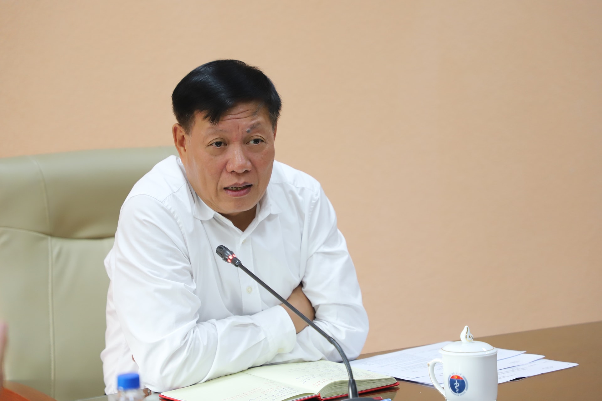 Xây dựng pháp luật, hoàn thiện thể chế là nhiệm vụ trọng tâm, ưu tiên để tạo thuận lợi cho người dân trong lĩnh vực Y tế- Ảnh 1. Xây dựng pháp luật, hoàn thiện thể chế là nhiệm vụ trọng tâm, ưu tiên để tạo thuận lợi cho người dân trong lĩnh vực Y tế- Ảnh 1.