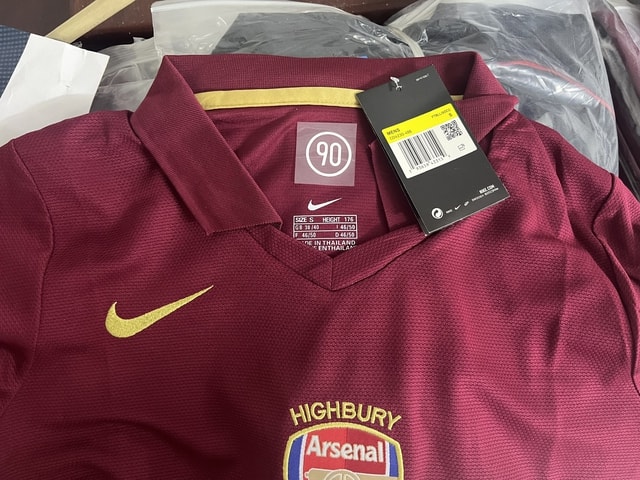 Phát hiện cửa hàng bán quần áo thể thao không đăng ký kinh doanh, có hàng nghìn sản phẩm nghi giả nhãn hiệu- Ảnh 2. Phát hiện cửa hàng bán quần áo thể thao không đăng ký kinh doanh, có hàng nghìn sản phẩm nghi giả nhãn hiệu- Ảnh 2.