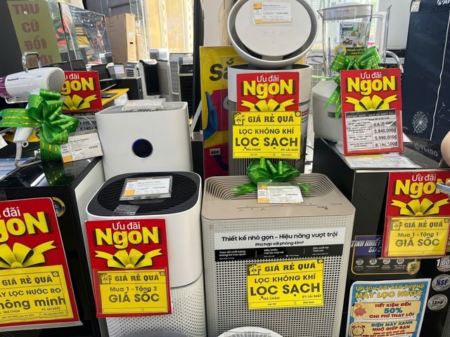 Thời tiết Hà Nội ô nhiễm, máy lọc không khí bán chạy như 'tôm tươi'- Ảnh 4. Thời tiết Hà Nội ô nhiễm, máy lọc không khí bán chạy như 'tôm tươi'- Ảnh 4.