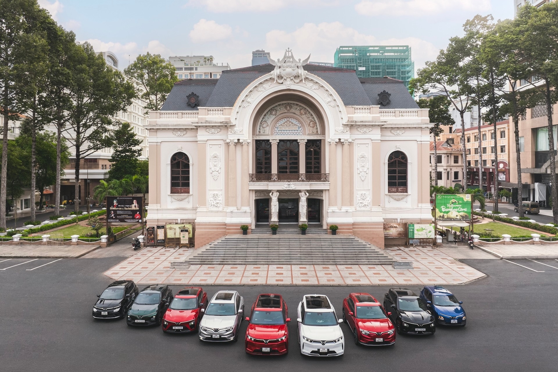 VinFast khẳng định vị thế tại thị trường ô tô Việt Nam với doanh số 23.186 xe trong tháng 11/2025, luỹ kế từ đầu năm đạt 147.450 xe.