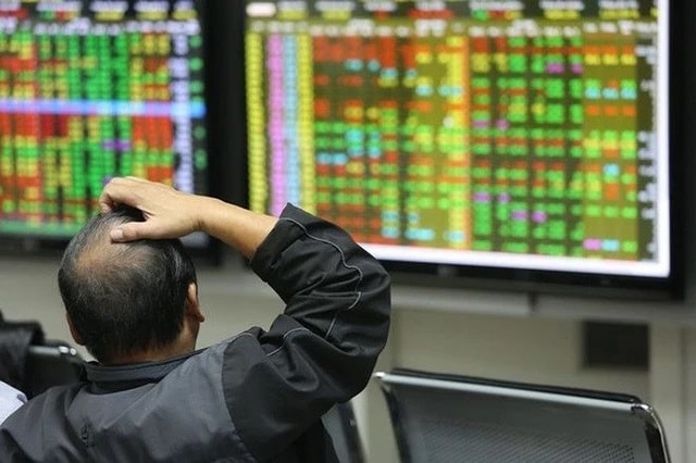 VN-Index ngày 10/12 giảm điểm mạnh nhất trong khoảng 1 tháng trở lại đây- Ảnh 1. VN-Index ngày 10/12 giảm điểm mạnh nhất trong khoảng 1 tháng trở lại đây- Ảnh 1.